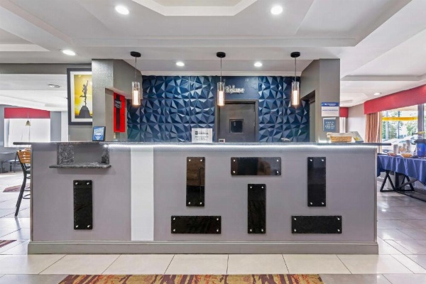 Best Western The Inn At Rochester Airport image 12