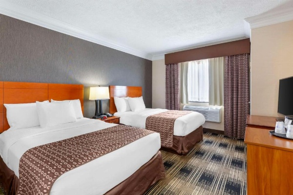 Best Western The Inn At Rochester Airport image 13