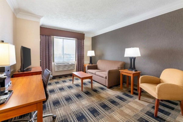 Best Western The Inn At Rochester Airport image 14