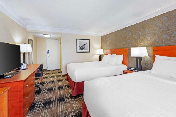 Best Western The Inn At Rochester Airport image 22