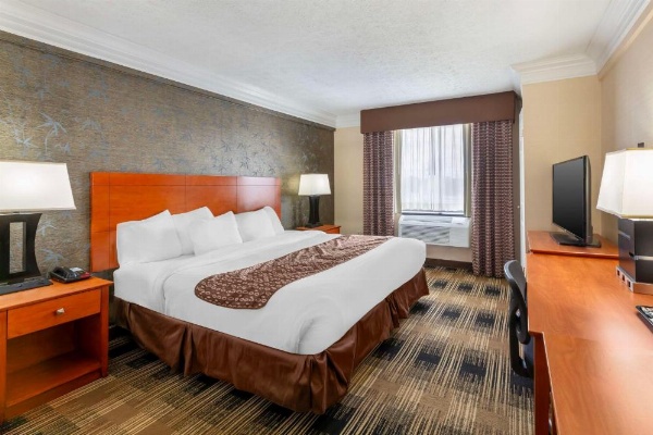 Best Western The Inn At Rochester Airport image 23