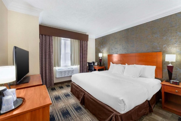 Best Western The Inn At Rochester Airport image 28