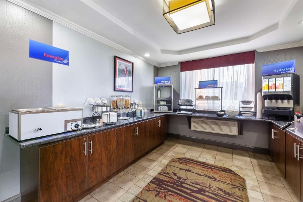 Best Western The Inn At Rochester Airport image 3